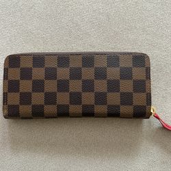 Louis Vuitton Wallet - New