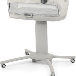Chicco Close to You 3-in-1 Bedside Bassinet, Portable Newborn Bassinet with Wheels, Adjustable