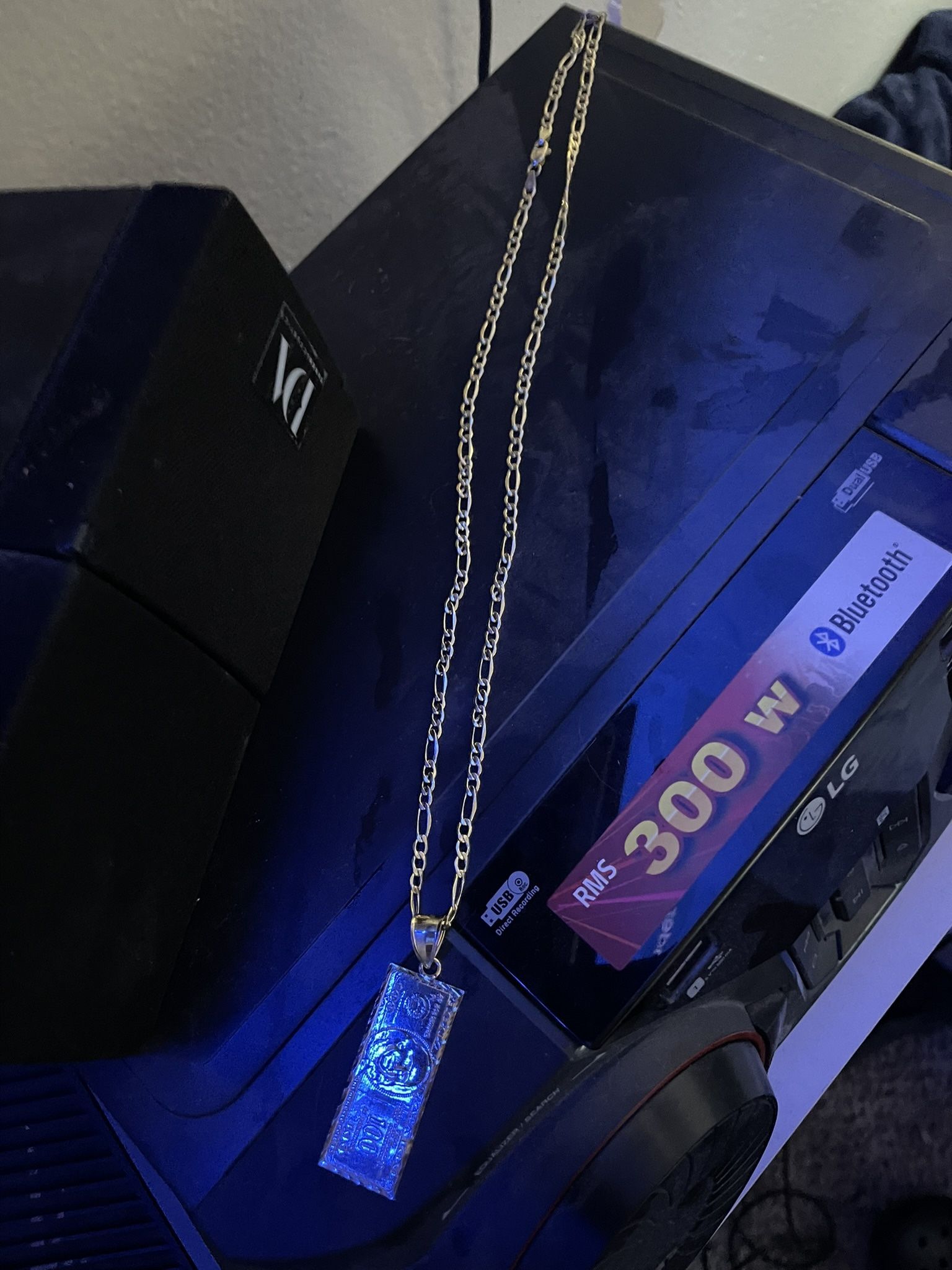 10k Gold Figaro Chain With Money Pendant