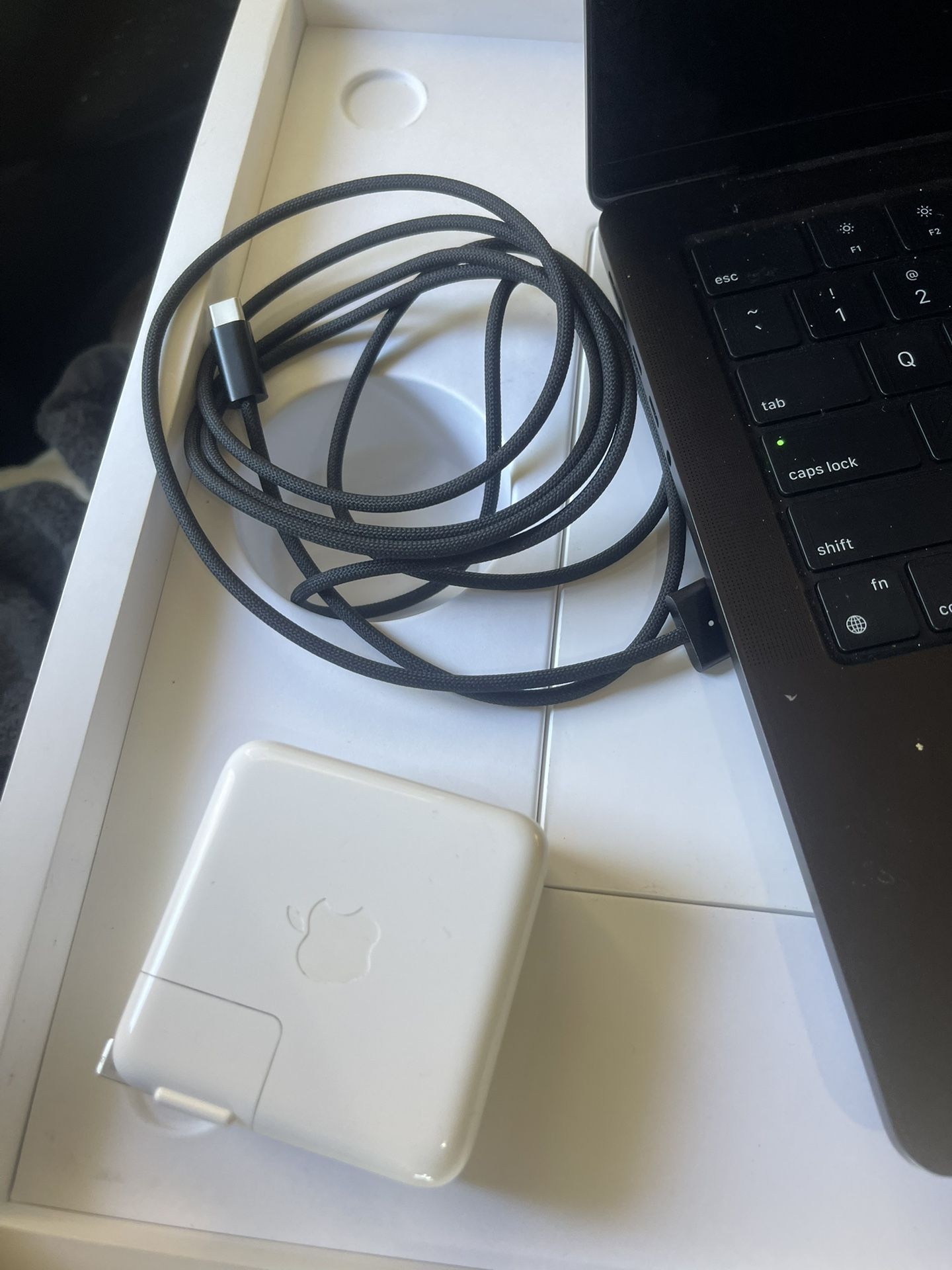 🔥 2024 MacBook Pro 14” M4 Pro (24GB RAM, 512GB SSD) – Like New 🔥