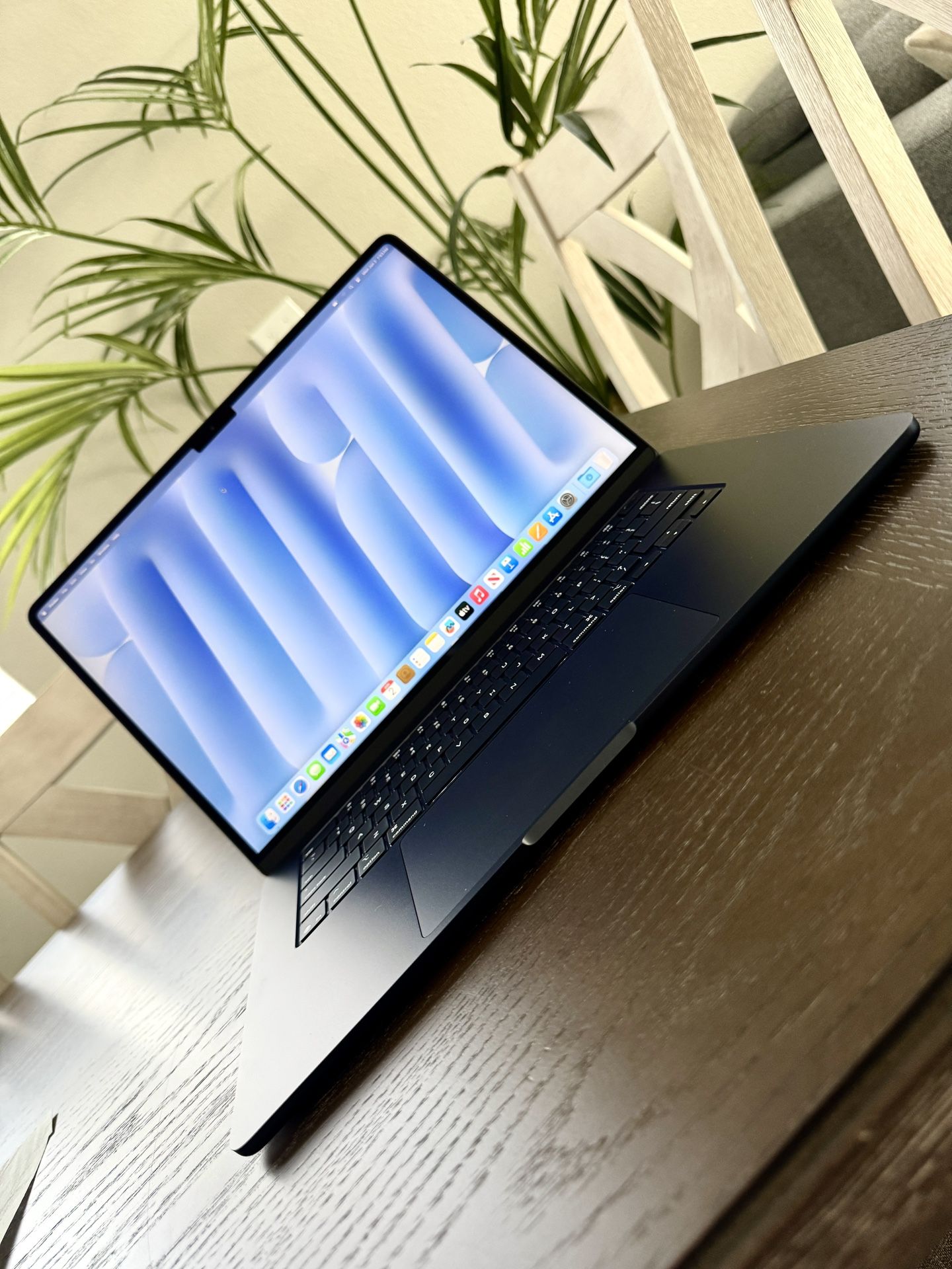 Apple MacBook Pro 15-inch M4 24GB, 512GB Brand New !! $1450