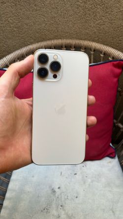 Apple iPhone 13 Pro Max 128gb fully functional unlock no sim restrictions it’s does have a black spot which can get a free screen replacement at Apple