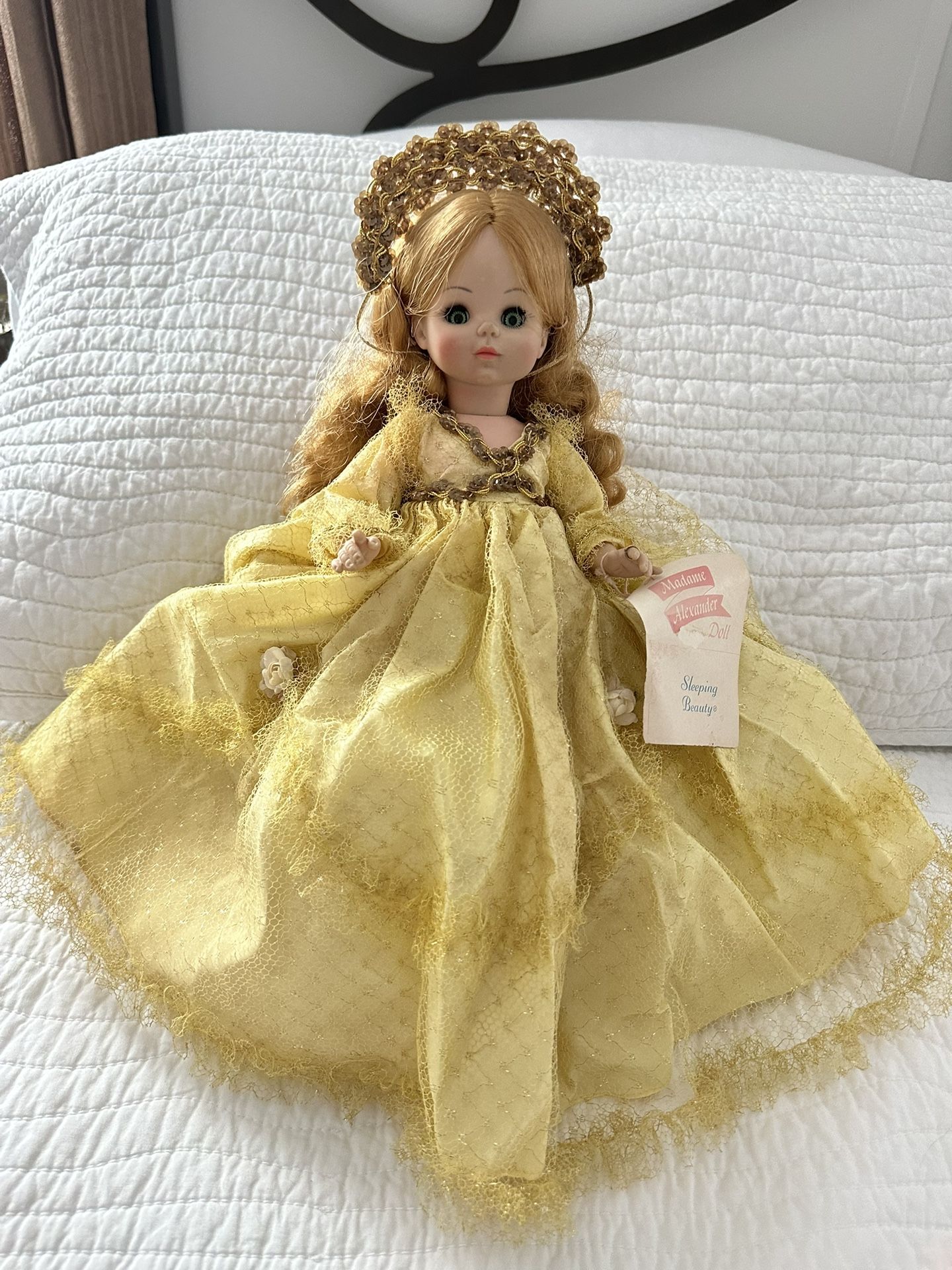 Vintage Madame Alexander 13" Sleeping Beauty Doll #1595 New York USA.