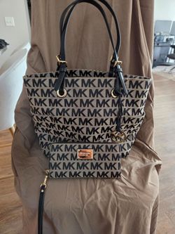 Michael Kors signature monogram tote with matching Wallet