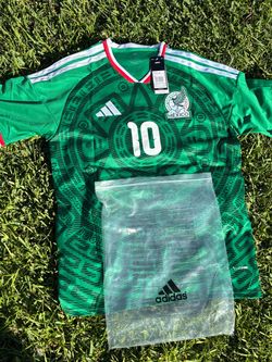 Gilberto Mora México #10