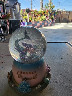Mermaid Snowflobe