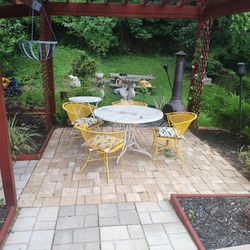 Antique 4 Chairs w/table