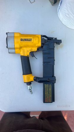 DEWALT Corded Pneumatic 16 Gauge 1inch, Crown Lathing Stapler