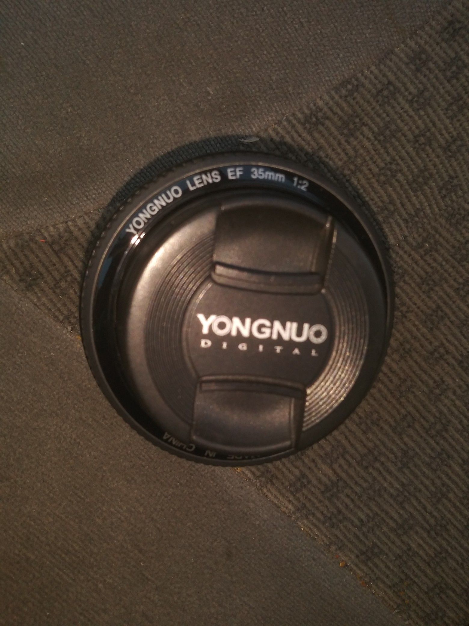 Yongnuo 35mm lens