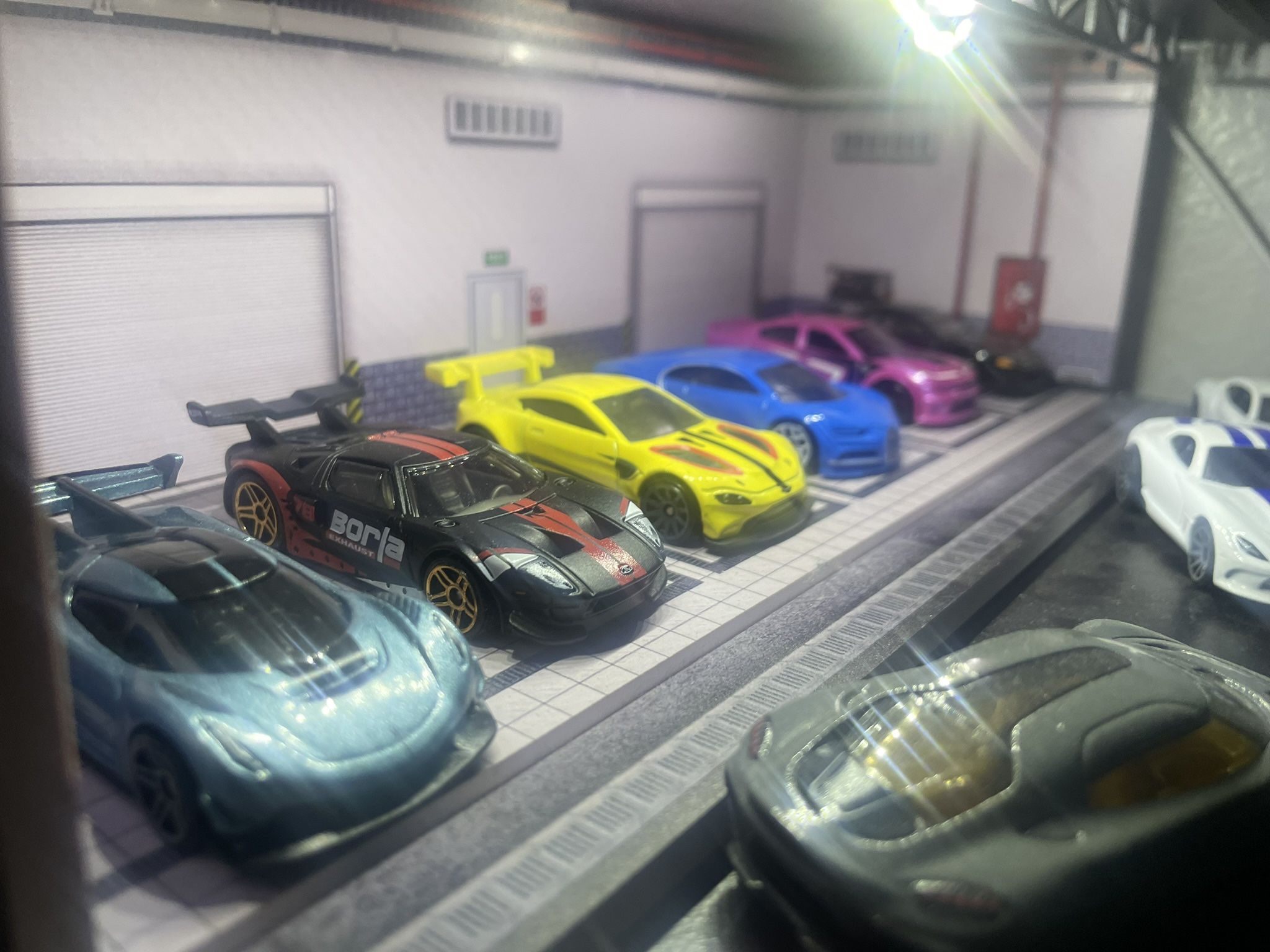 Mini-Garage + Car Collection 