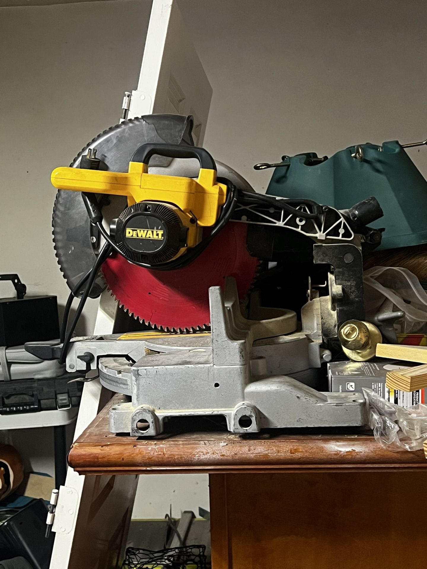 Dewalt saw