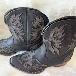 NEW: Roper Amelia Women Black Boots 9.5 Cowgirl Boho Western Country Chic Wildwest