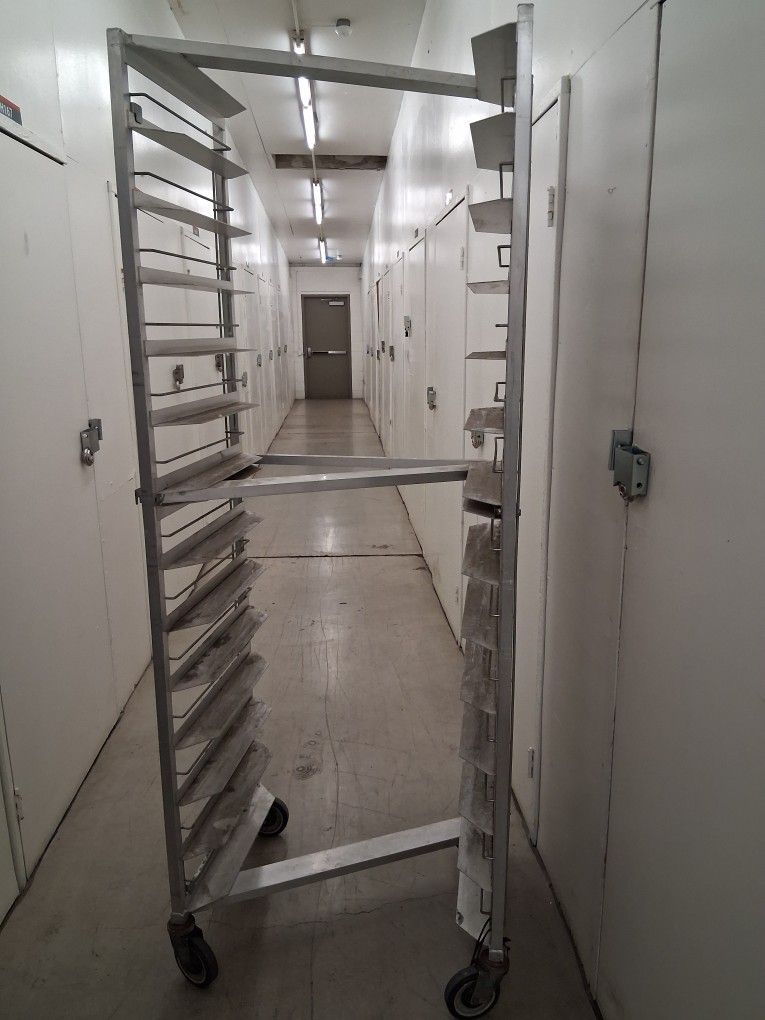 Screen Rack/ Organizing Rack For Bussines 