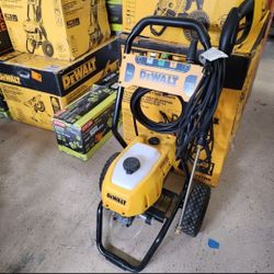 2400psi Electric Pressure Washer Dewalt 