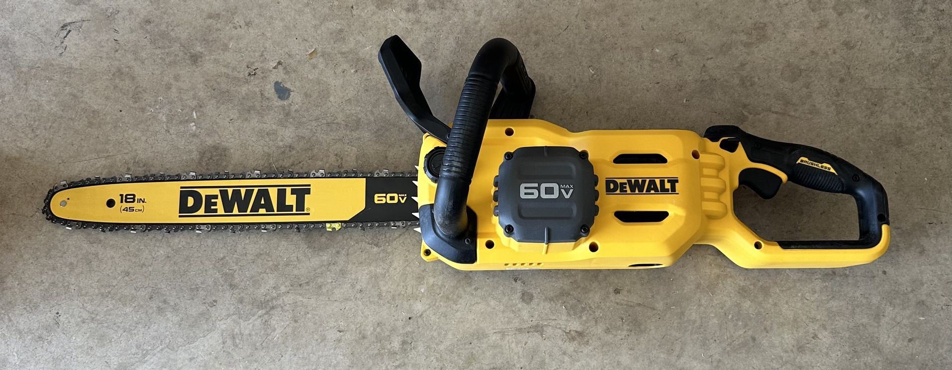 Chainsaw DeWalt 18” DCCS672B