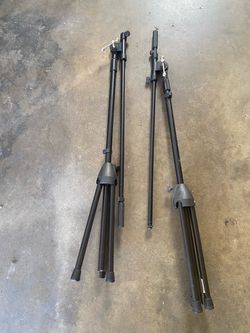 Microphone boom stand