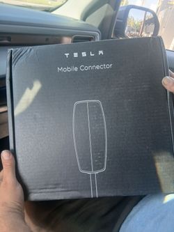 Tesla mobile connector