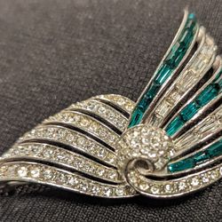 Vintage BOUCHER created Emerald And Rhinestone "Wings" Brooch