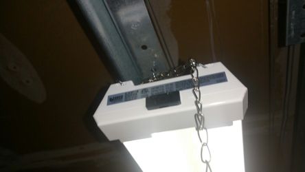 shop lights led 4ft long instant brightness 4000k, pull chain, can also be link together,brand new,