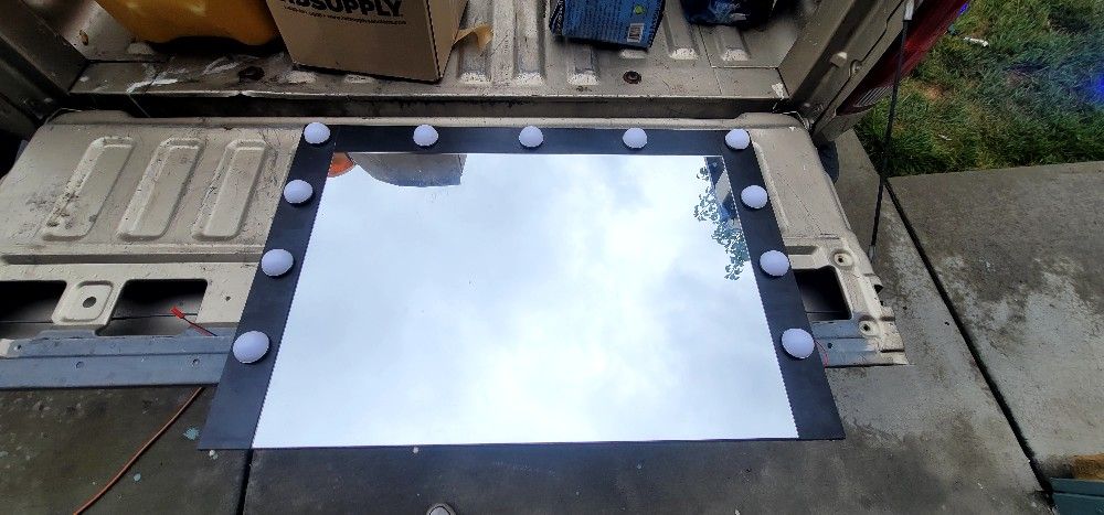 Top Part Of A Vanity Mirror