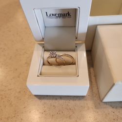 Elegant Dimond Wedding Rings Two Pieces 10K Gold SIZE 7 Comes With The Original Box 