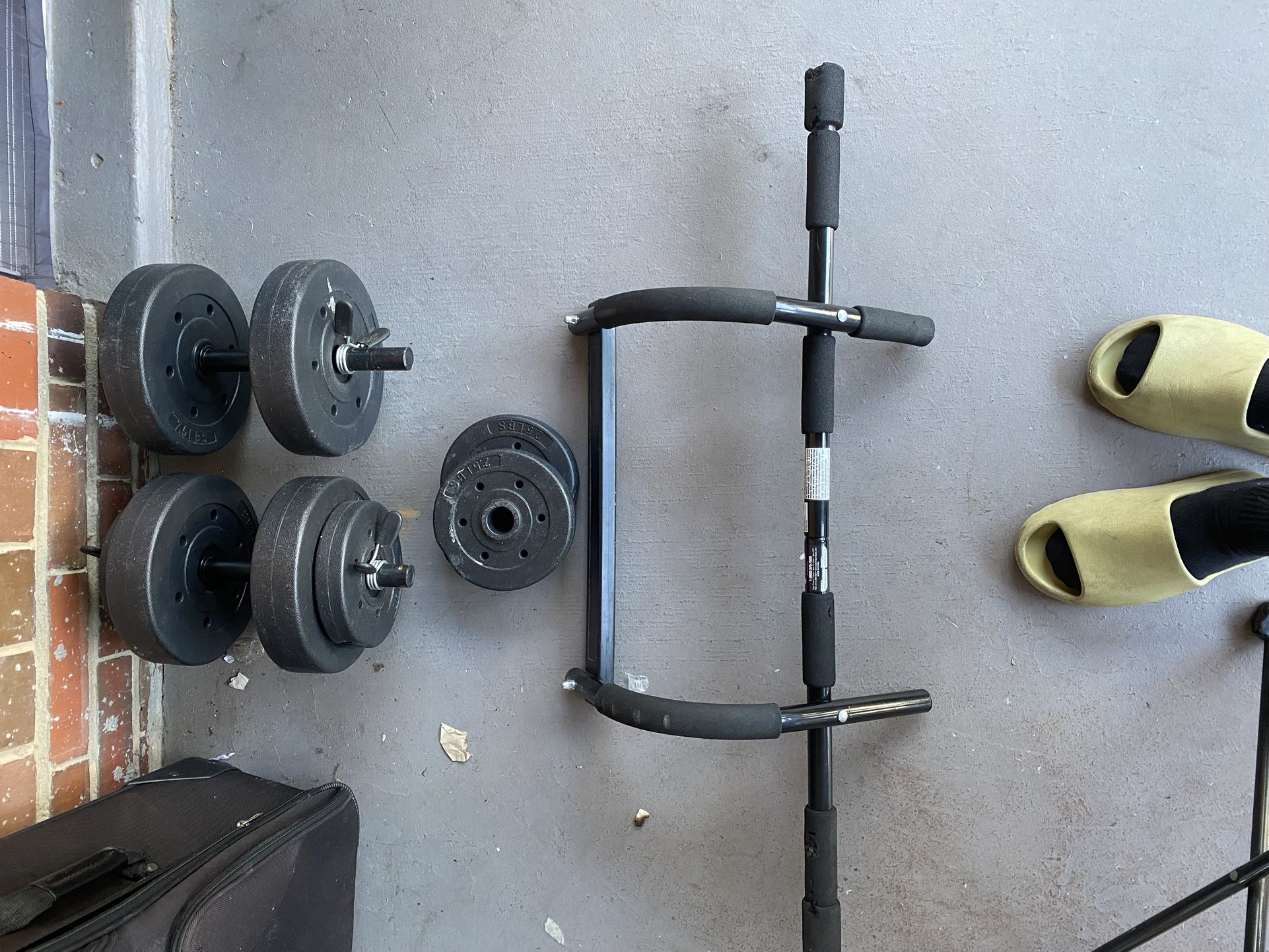 Pull Up Bar With Dumb Bells Set