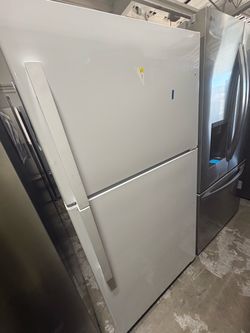 White Top-Freezer Refrigerator