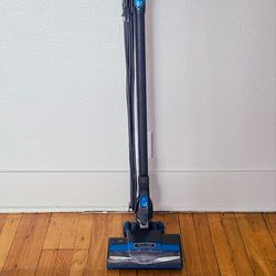 SHARK Rotator Pet Pro Vacuum w/Attachment