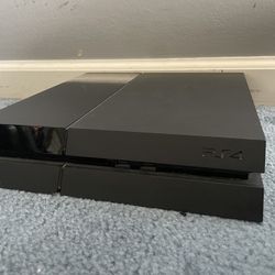 PS4 Console+Controllers