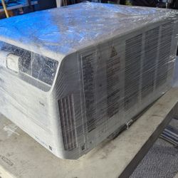 Air Conditioner LG Dual Inverter Very Nice Window Air Conditioner Works Awesome P