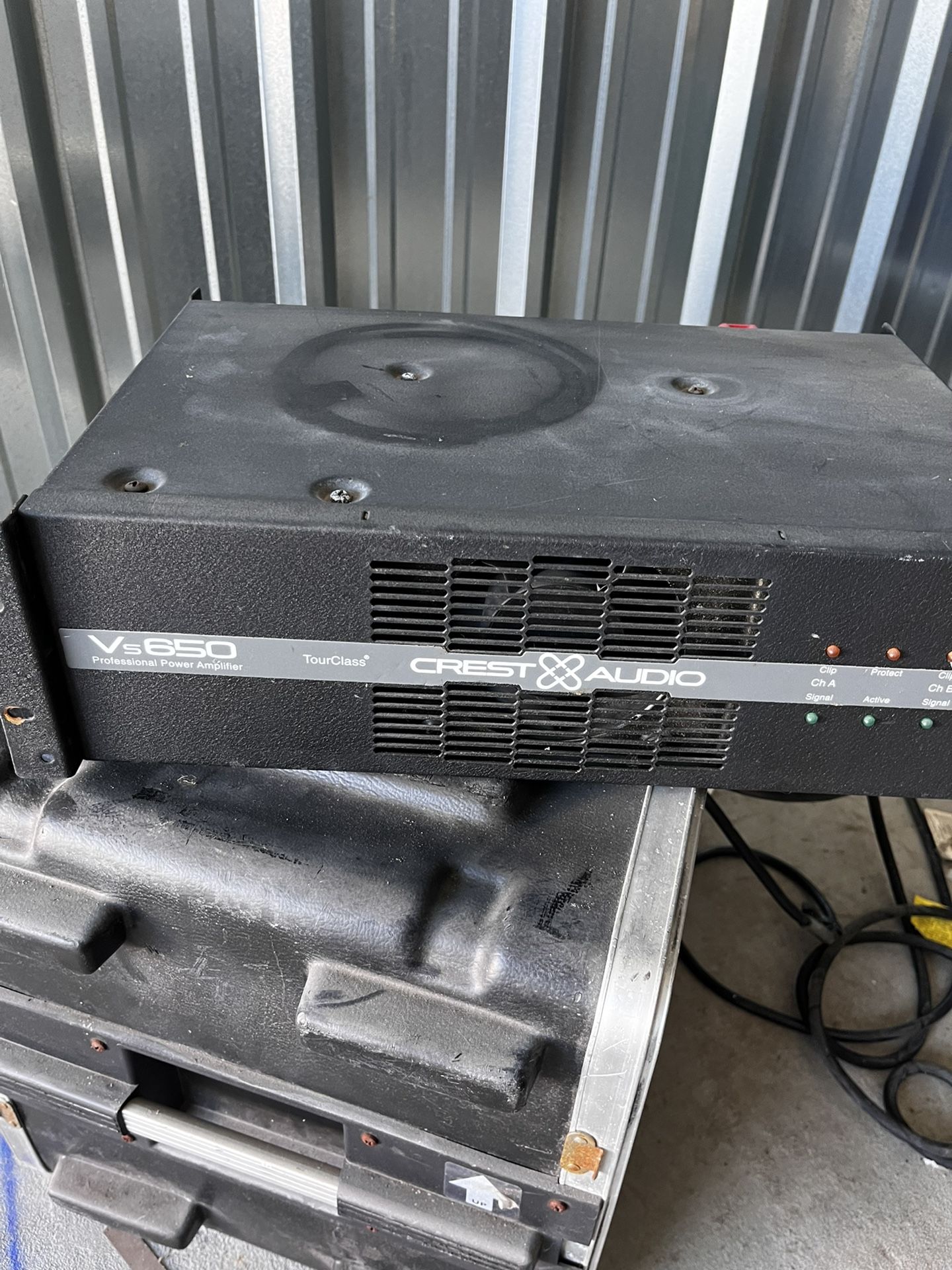 Crest Vs650 Power Amplifier 