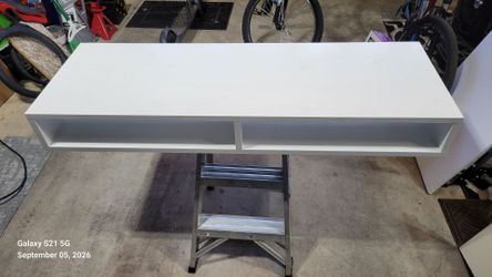 Free hand-made shelf