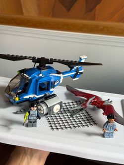LEGO Jurassic World Pteranodon Rescue Helicopter with 2 minifigures