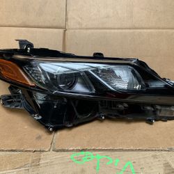 Right Headlight Toyota Camry 2018-22