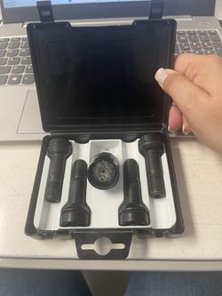 Mercedes Benz Wheel Lock Bolt Kit