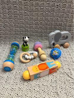 Wooden baby toys set