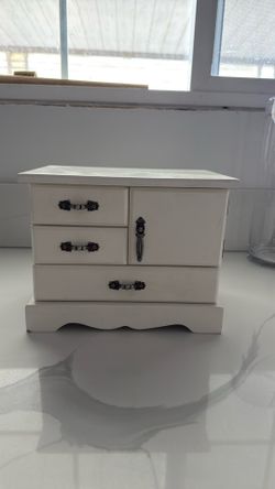 Vintage Small jewelry box