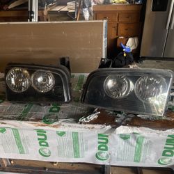 2010 Dodge Charger Headlight Assembly 