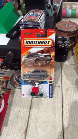 Hot Wheels & Matchbox Snoopy & 18 Dodge Durango 