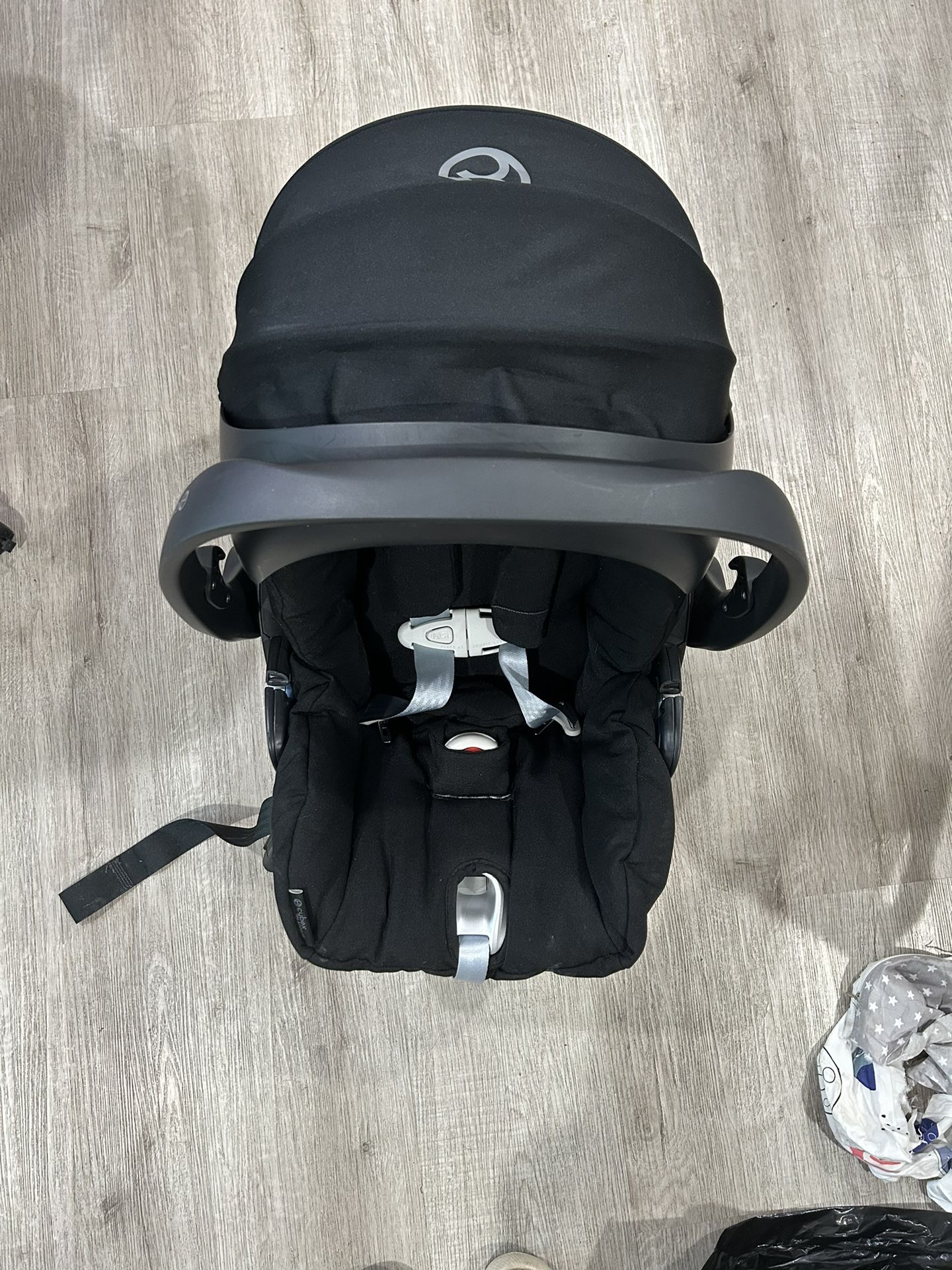 Cybex Cloud Q Infant Car Seat Stardust Black