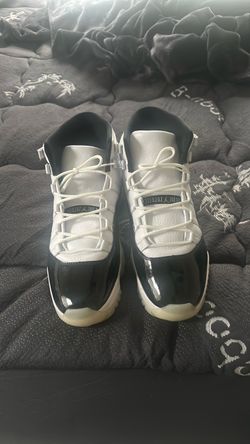 Retro Air Jordan 11 White Black Sneakers