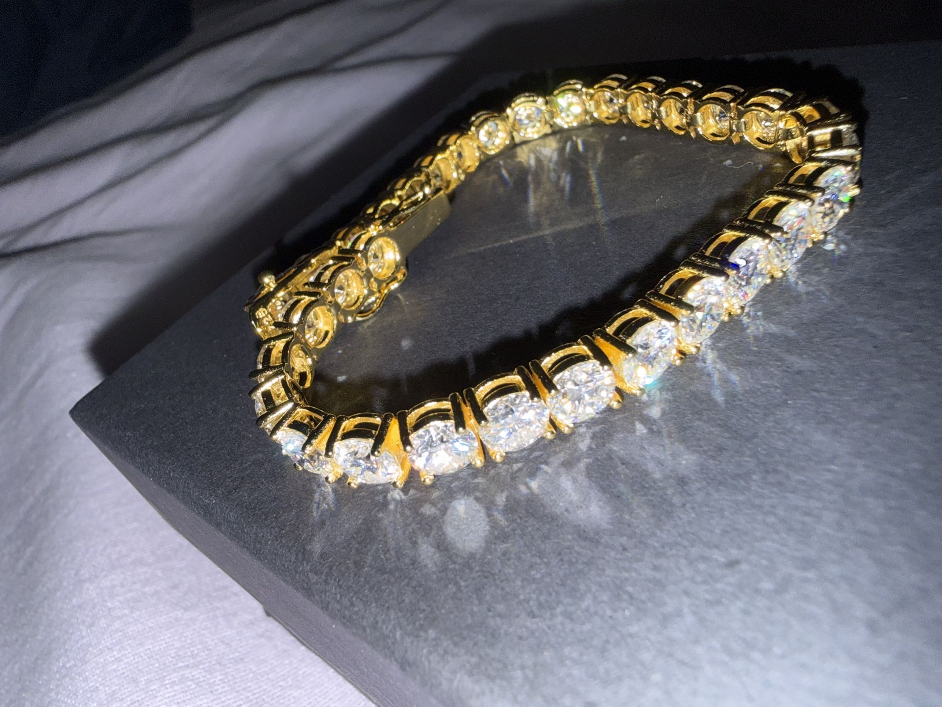 Luxury 6mm Moissanite Tennis Bracelet – VVS D Color – Gold Plated – GRA Certified