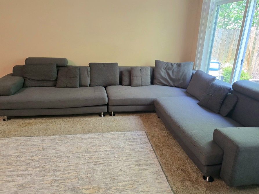 Dania Dark Gray Sectional Couch