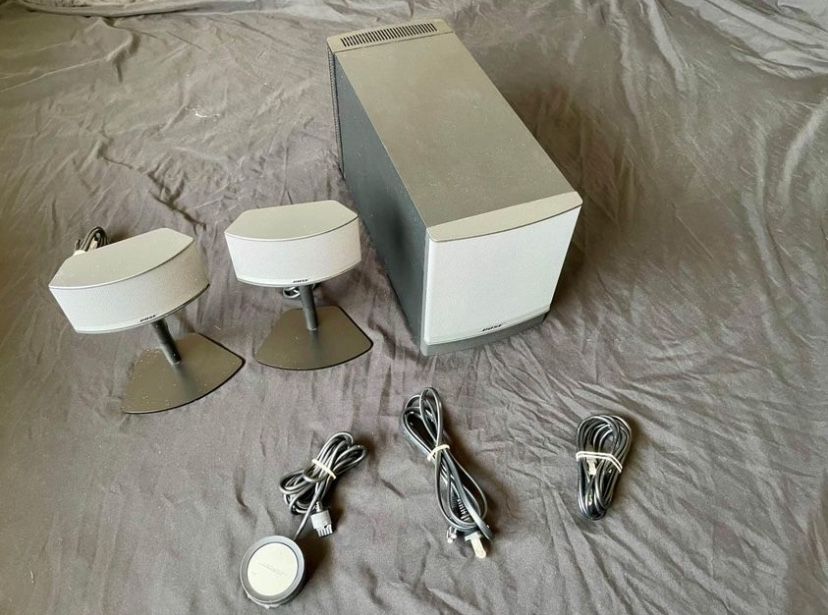 Bose Companion 5 Multimedia Speaker System