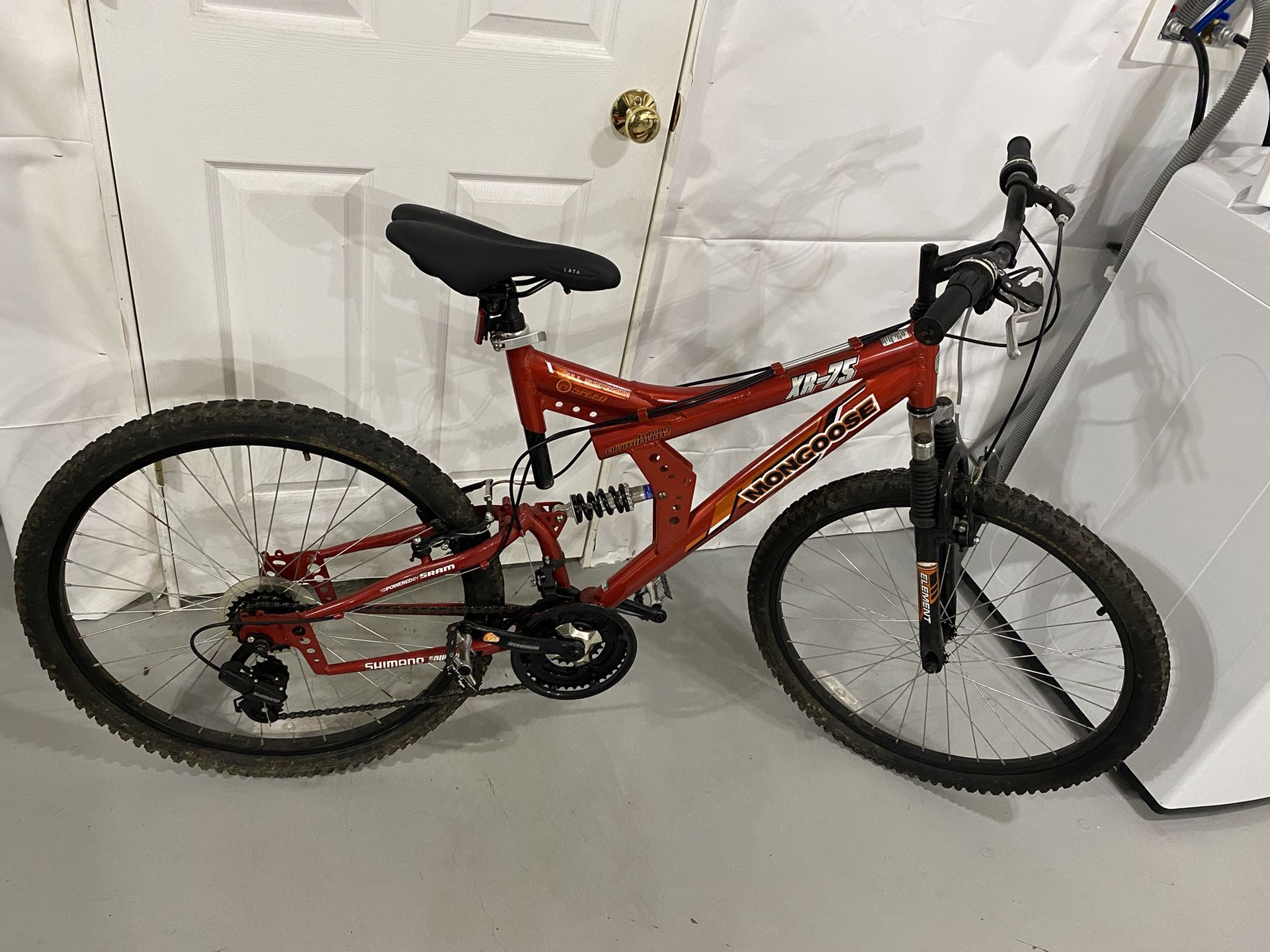 26” Mongoose XR-75 Mountain Bike (full Suspension 21 Speed)