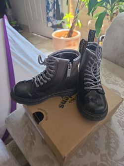 Dr. Martin Toddler size 9 $50