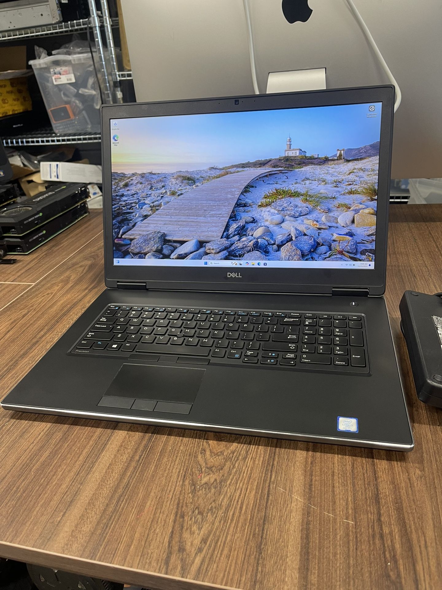 Dell Precision 7730, 17 inch Laptop, Core i7 8th Gen, 32gb ram,1Tb SSD, Windows 11 Pro, Excellent Battery health, 240watt AC Adapter. really fast work
