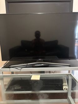 Samsung Flat Screen Smart TV - Ready to Watch!