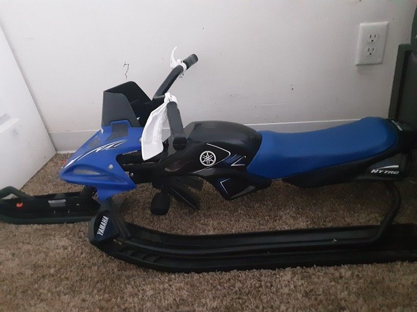 Yamaha Moter Snowmobile 