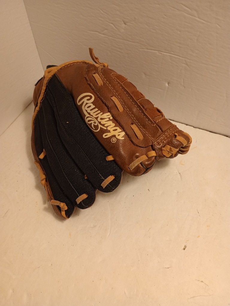 Rawlings brown and black Baseball Glove